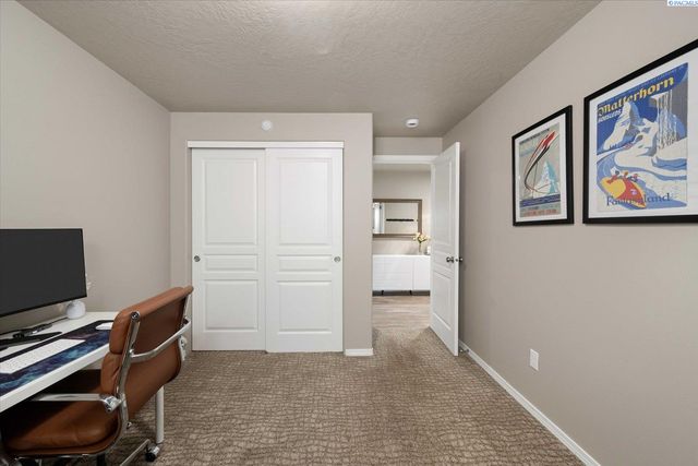 705 S Texas St, Kennewick, WA 99336