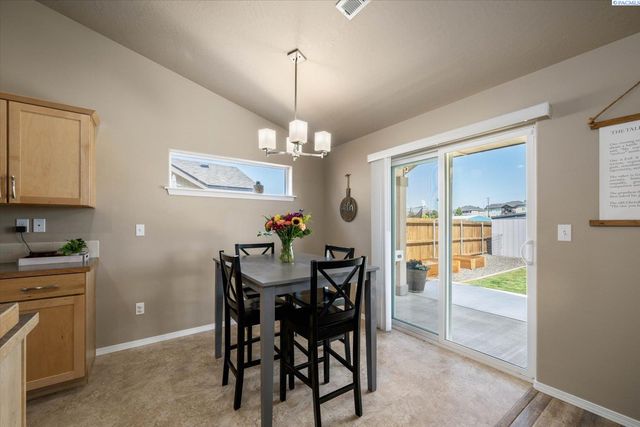 705 S Texas St, Kennewick, WA 99336