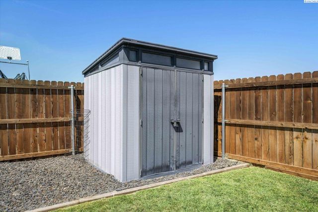 705 S Texas St, Kennewick, WA 99336