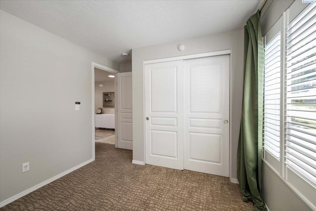 705 S Texas St, Kennewick, WA 99336