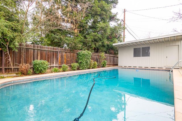 2855 La Colina Way, Carmichael, CA 95608