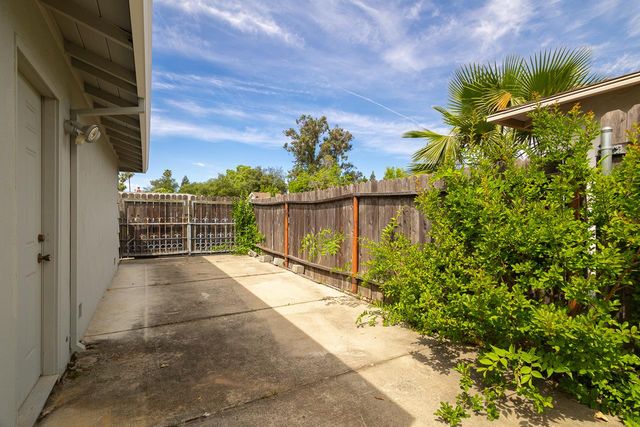 2855 La Colina Way, Carmichael, CA 95608