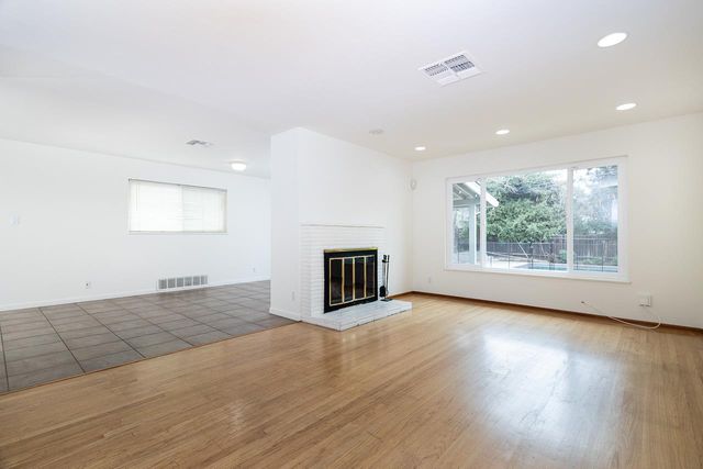 2855 La Colina Way, Carmichael, CA 95608