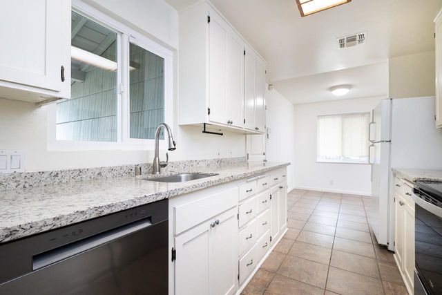 2855 La Colina Way, Carmichael, CA 95608