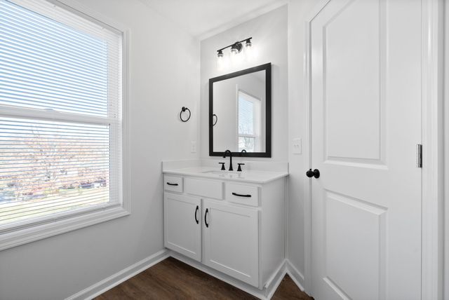 1660 Golf Club Ln Apt B, Clarksville, TN 37043