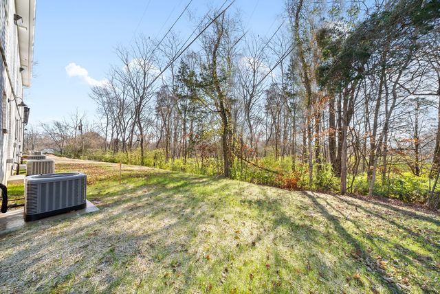 1660 Golf Club Ln Apt B, Clarksville, TN 37043