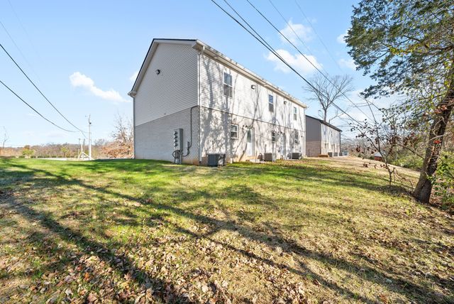 1660 Golf Club Ln Apt B, Clarksville, TN 37043