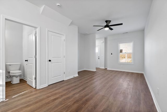 1660 Golf Club Ln Apt B, Clarksville, TN 37043