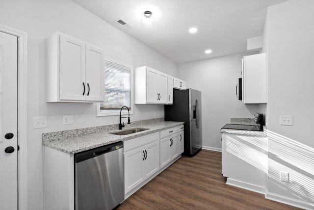 1660 Golf Club Ln Apt B, Clarksville, TN 37043