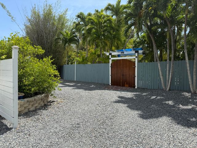 19512 Aztec Street, Sugarloaf Key, FL 33042