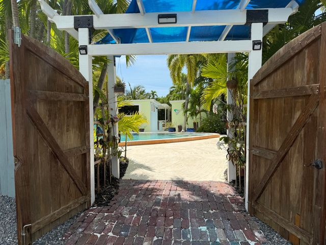 19512 Aztec Street, Sugarloaf Key, FL 33042