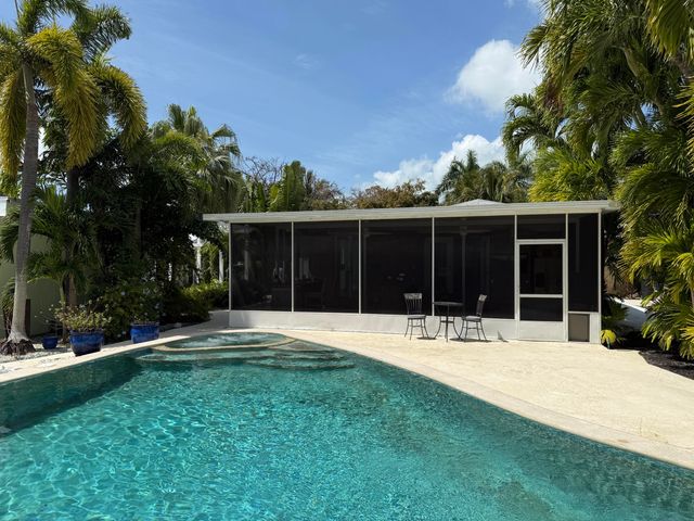 19512 Aztec Street, Sugarloaf Key, FL 33042