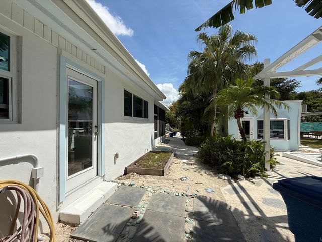 19512 Aztec Street, Sugarloaf Key, FL 33042