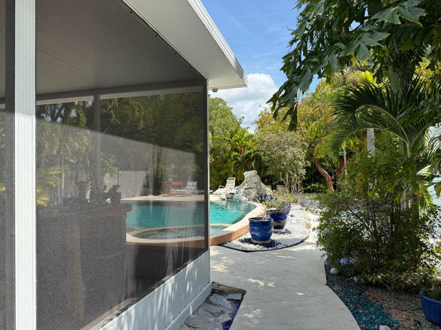 19512 Aztec Street, Sugarloaf Key, FL 33042