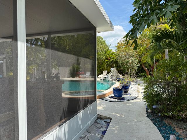 19512 Aztec Street, Sugarloaf Key, FL 33042