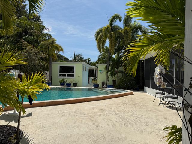 19512 Aztec Street, Sugarloaf Key, FL 33042