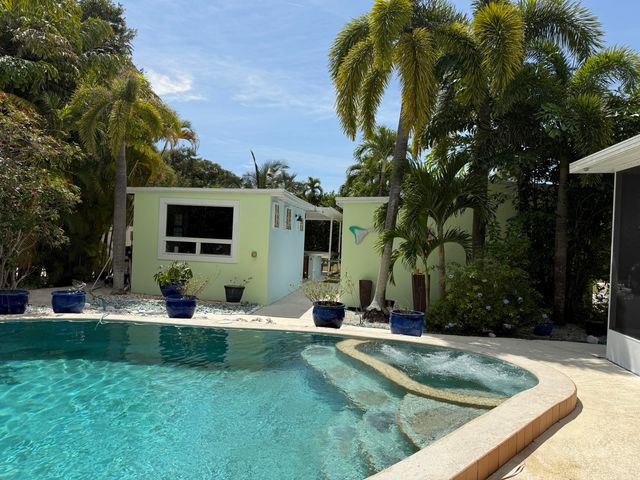 19512 Aztec Street, Sugarloaf Key, FL 33042