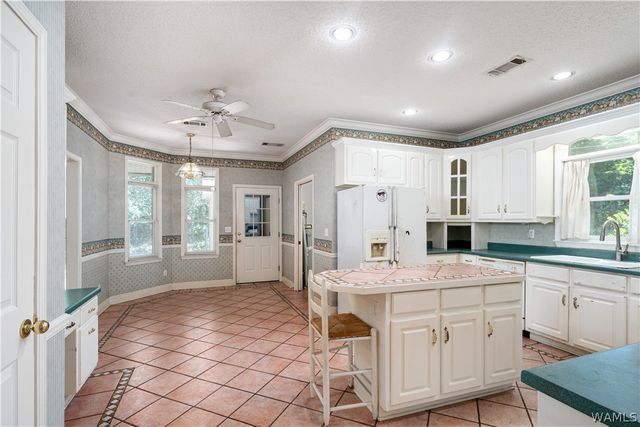 939 Parkhill, Tuscaloosa, AL 35404