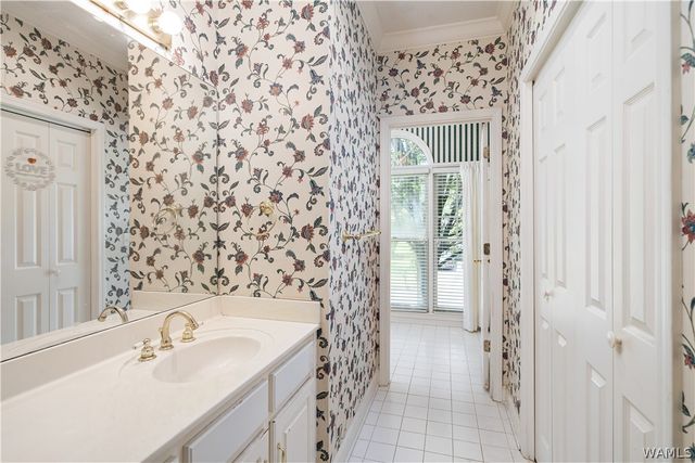 939 Parkhill, Tuscaloosa, AL 35404