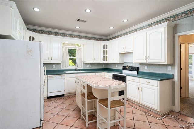 939 Parkhill, Tuscaloosa, AL 35404