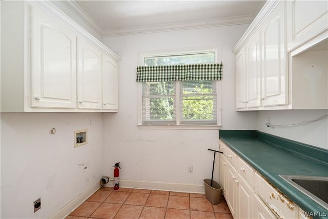 939 Parkhill, Tuscaloosa, AL 35404