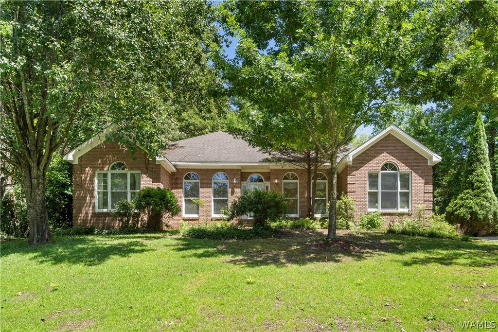 939 Parkhill, Tuscaloosa, AL 35404