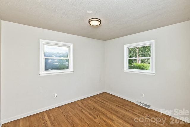 31 Wilmington Road, Asheville, NC 28803