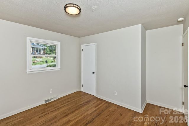 31 Wilmington Road, Asheville, NC 28803