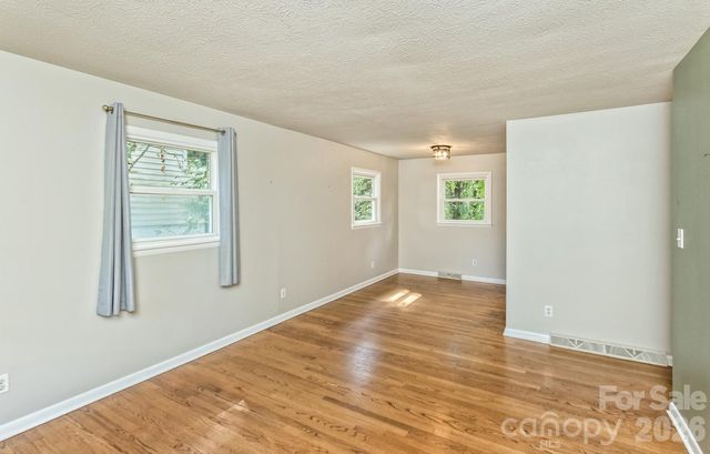 31 Wilmington Road, Asheville, NC 28803