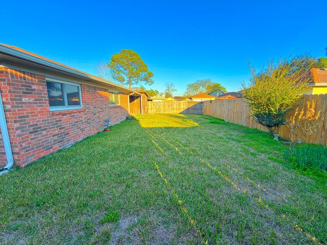 1422 Kenwick Place, Pasadena, TX 77504