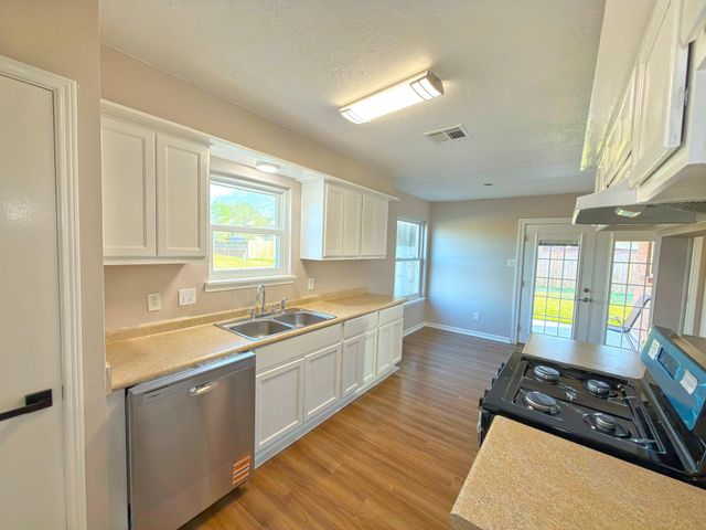 1422 Kenwick Place, Pasadena, TX 77504