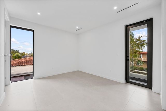 2982 SW 2nd St, Miami, FL 33135