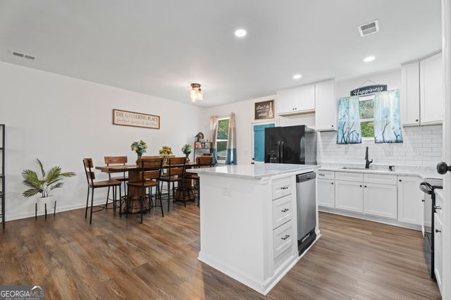 8290 San Jose Trail, Jonesboro, GA 30236