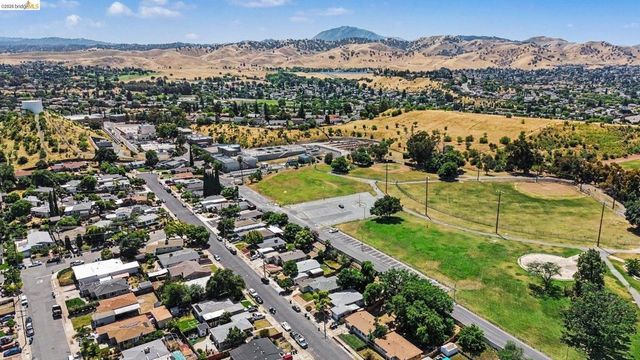 2924 Elizabeth Ln, Antioch, CA 94509
