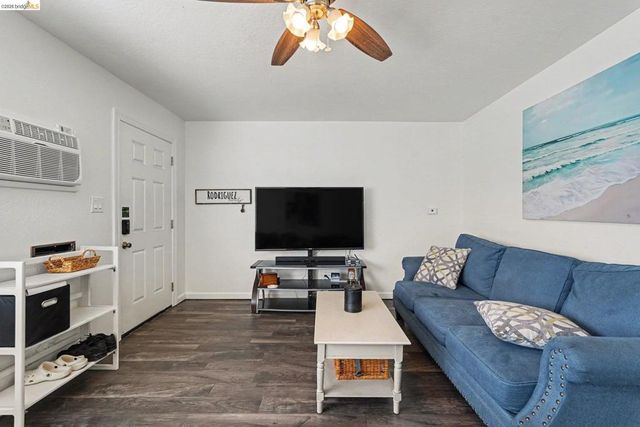 2924 Elizabeth Ln, Antioch, CA 94509