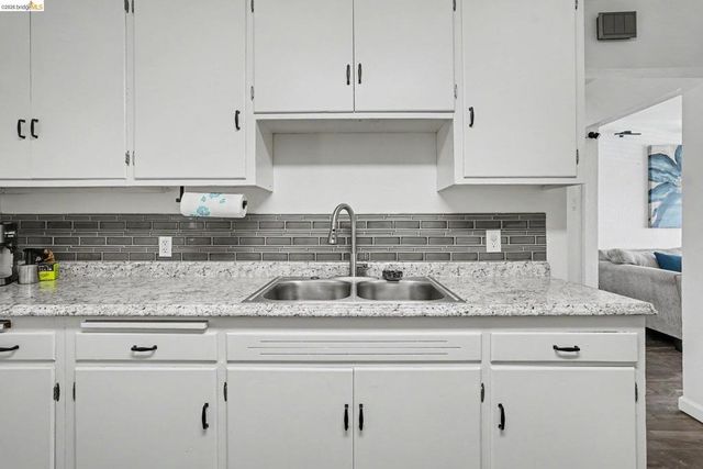 2924 Elizabeth Ln, Antioch, CA 94509