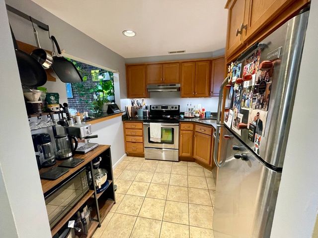 315 Rantoul 406, Beverly, MA 01915