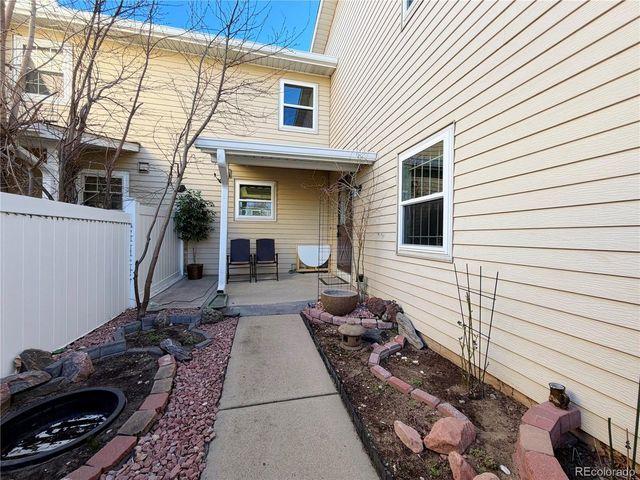 2466 S Vaughn Way B, Aurora, CO 80014