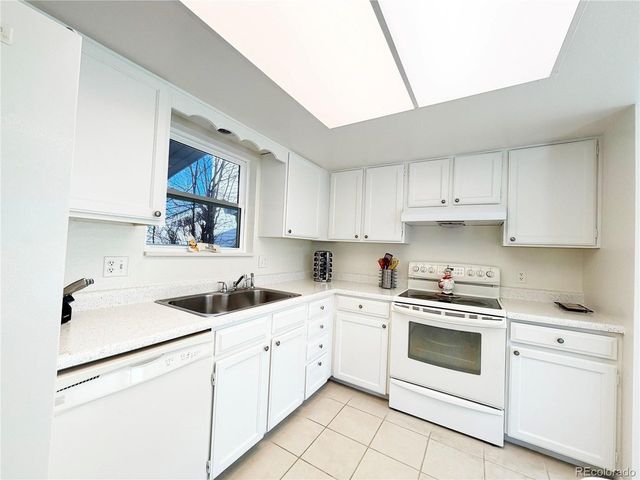 2466 S Vaughn Way B, Aurora, CO 80014