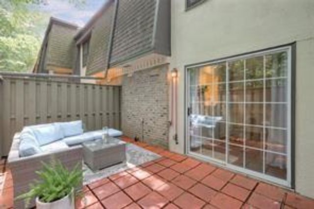 1 Arpege Way NE, Atlanta, GA 30327