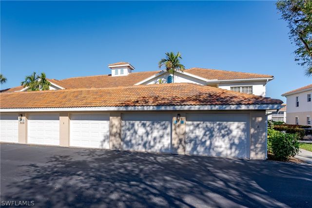 3035 Horizon LN 2208, Naples, FL 34109