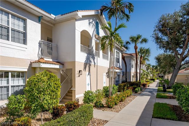 3035 Horizon LN 2208, Naples, FL 34109