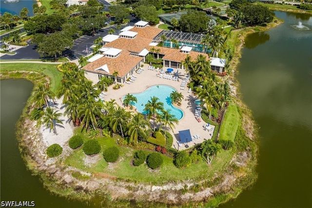 3035 Horizon LN 2208, Naples, FL 34109