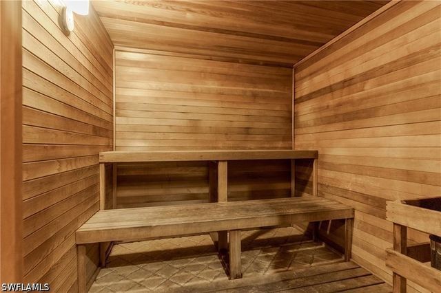 3035 Horizon LN 2208, Naples, FL 34109