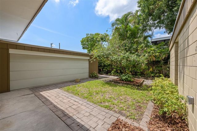 4304 N RIVER VIEW AVENUE, Tampa, FL 33607