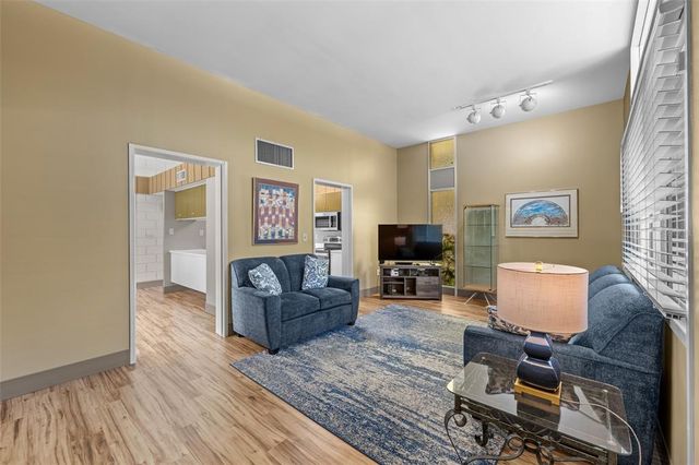 4304 N RIVER VIEW AVENUE, Tampa, FL 33607