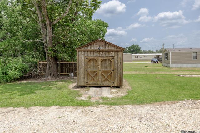 11486 Tannis Rd, St Amant, LA 70774