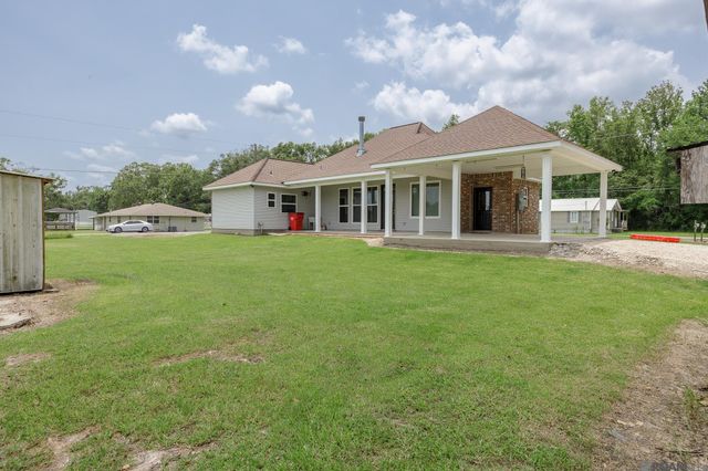11486 Tannis Rd, St Amant, LA 70774