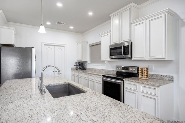 11486 Tannis Rd, St Amant, LA 70774