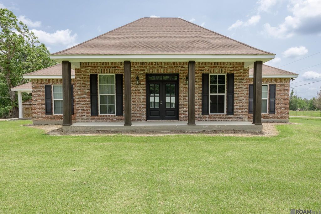 11486 Tannis Rd, St Amant, LA 70774
